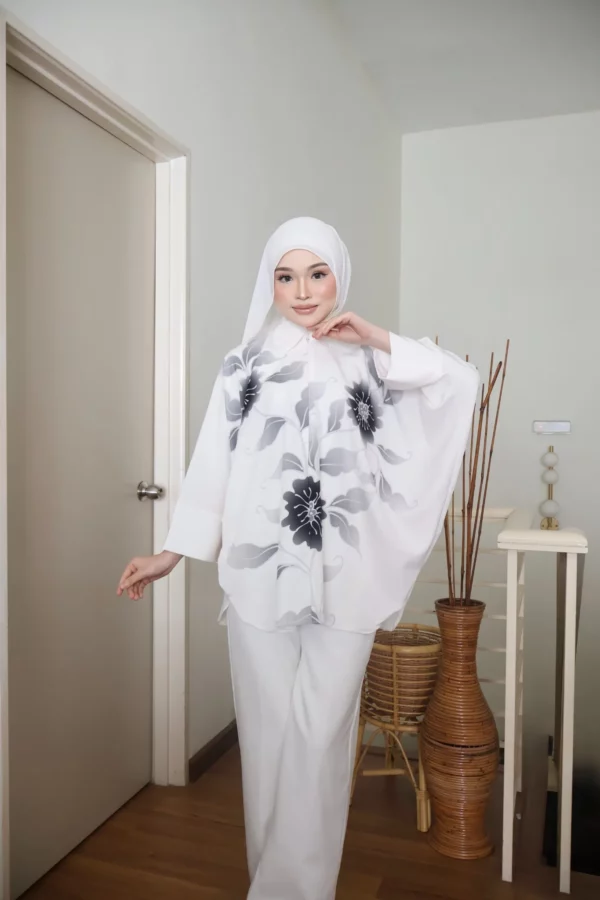 Suri Blouse